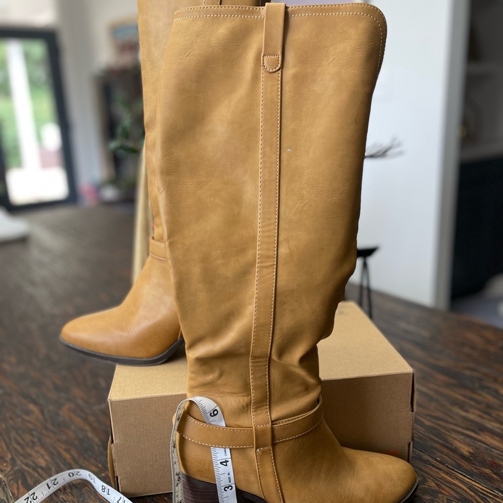 2 a Women's Tan Knee-High Boots (tan & black)